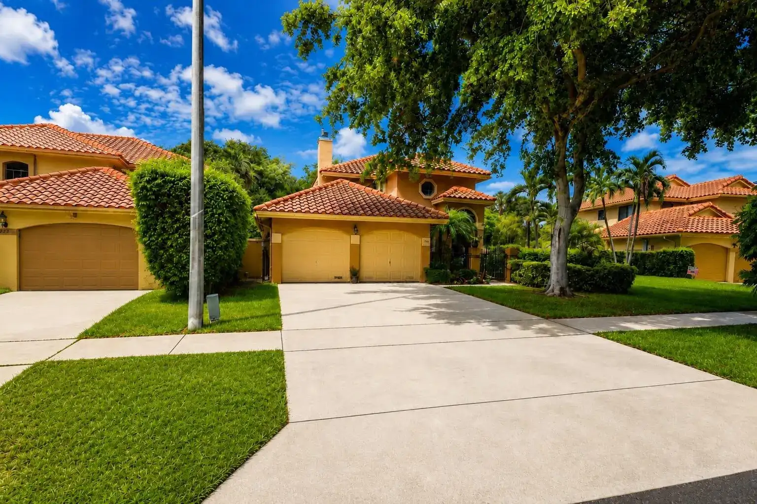 749 NW 40TH Terrace, Deerfield Beach FL 33442 photo 2