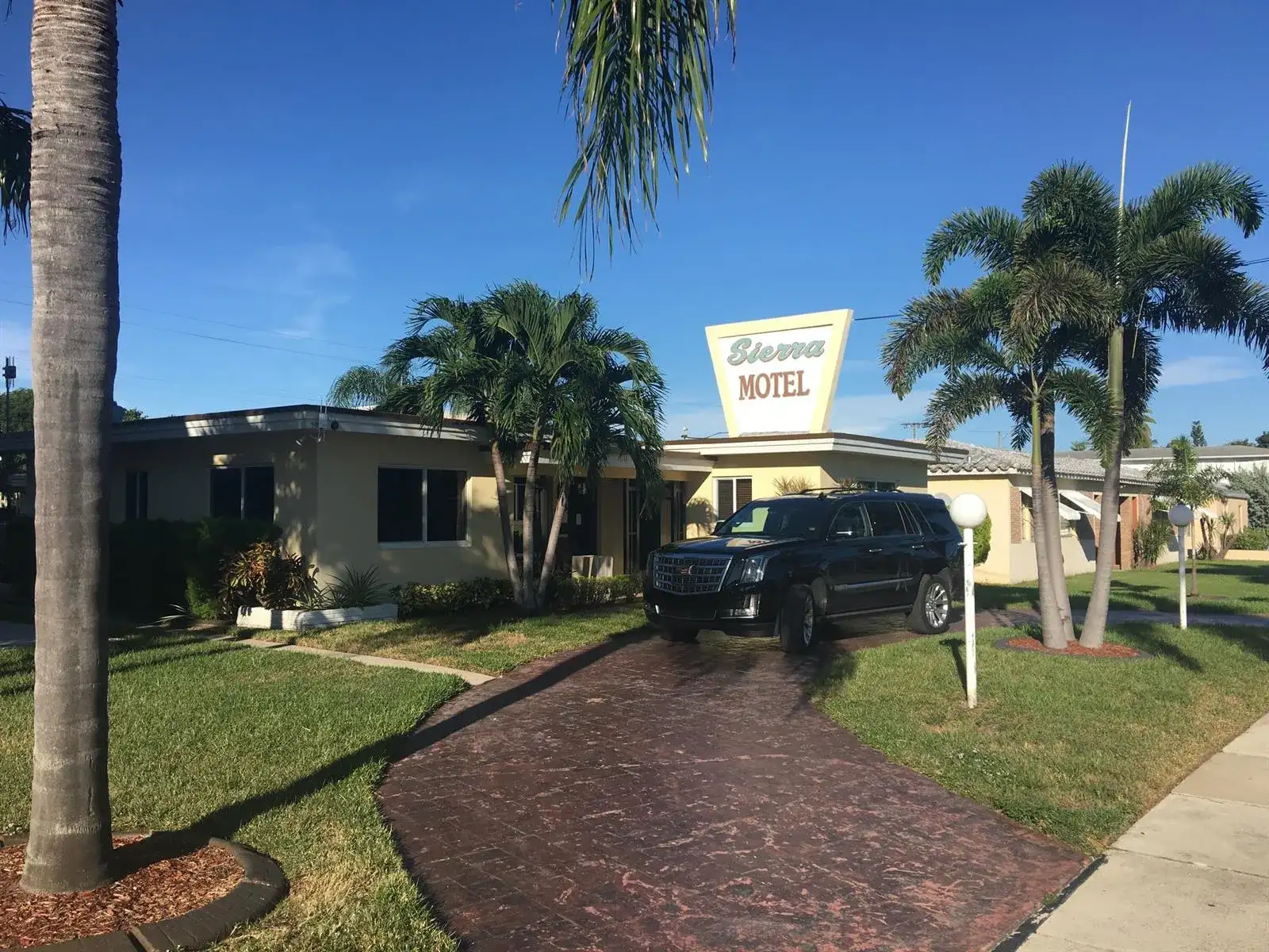 1743 RODMAN Street, Hollywood FL 33020 photo 2