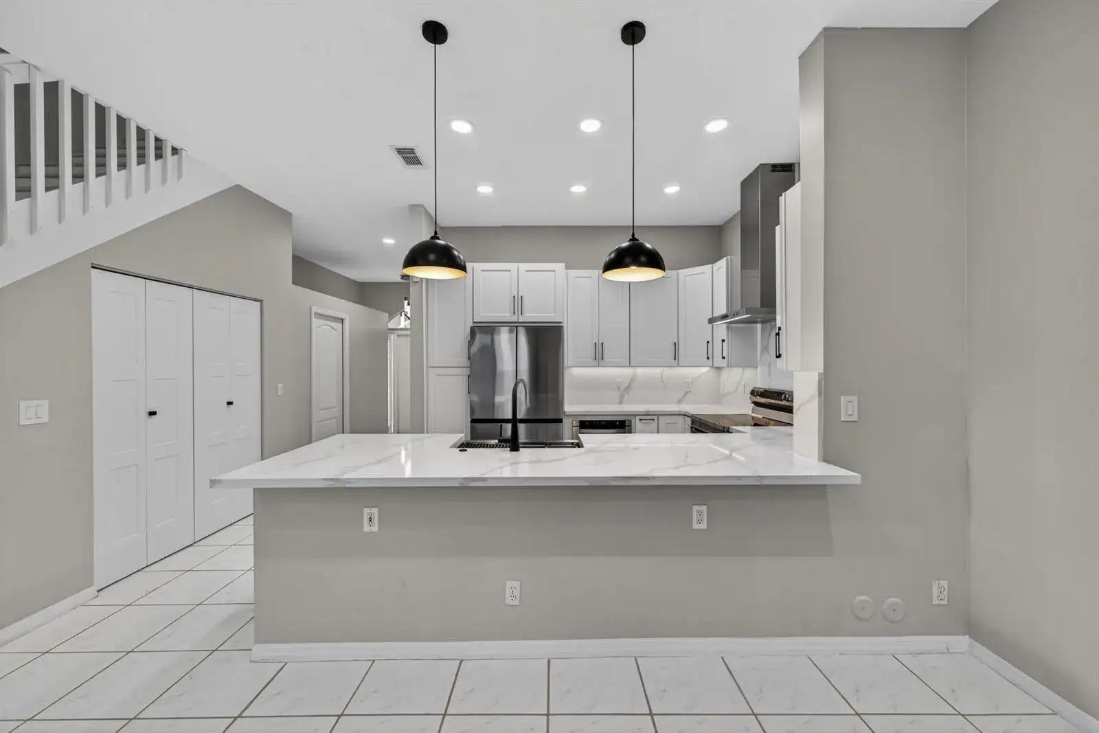 835 NE 17th Way, Fort Lauderdale FL 33304 photo 3
