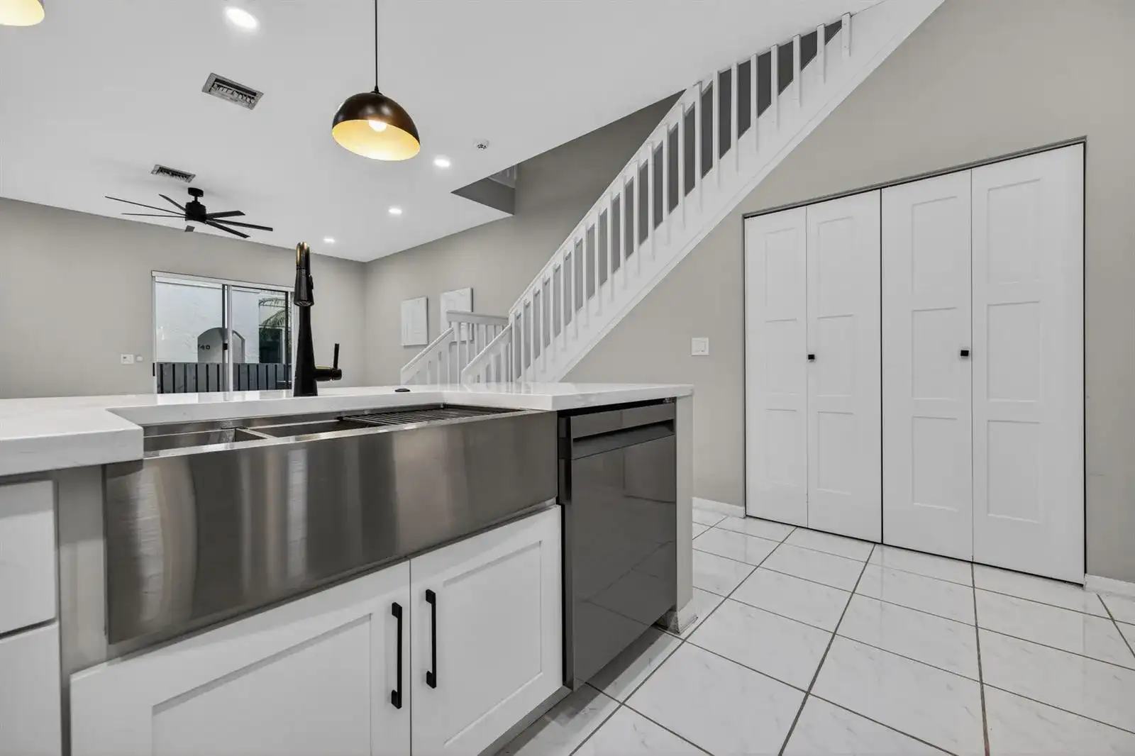 835 NE 17th Way, Fort Lauderdale FL 33304 photo 5