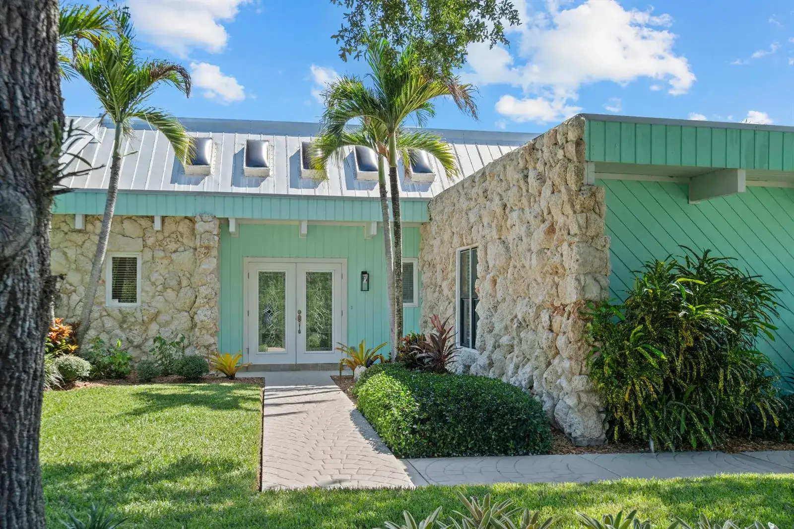220 SW WILLOW LAKE Trail, Stuart FL 34997 photo 3