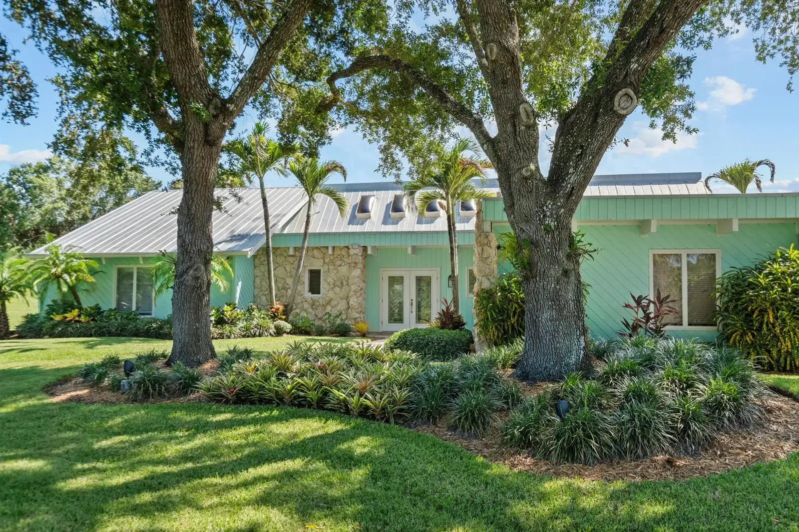 220 SW WILLOW LAKE Trail, Stuart FL 34997 photo 4