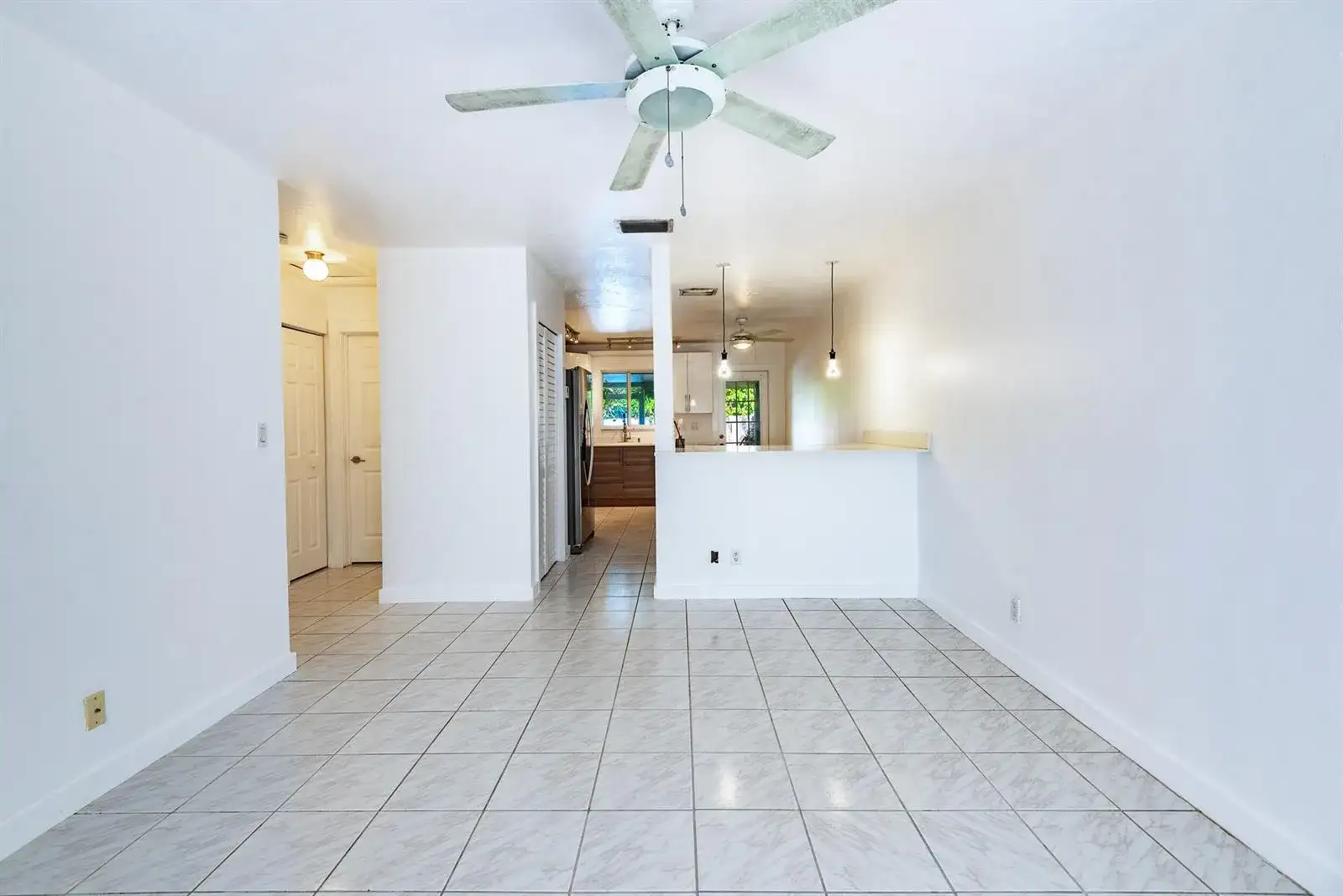 2501 TAYLOR Street # C, Hollywood FL 33020 photo 3