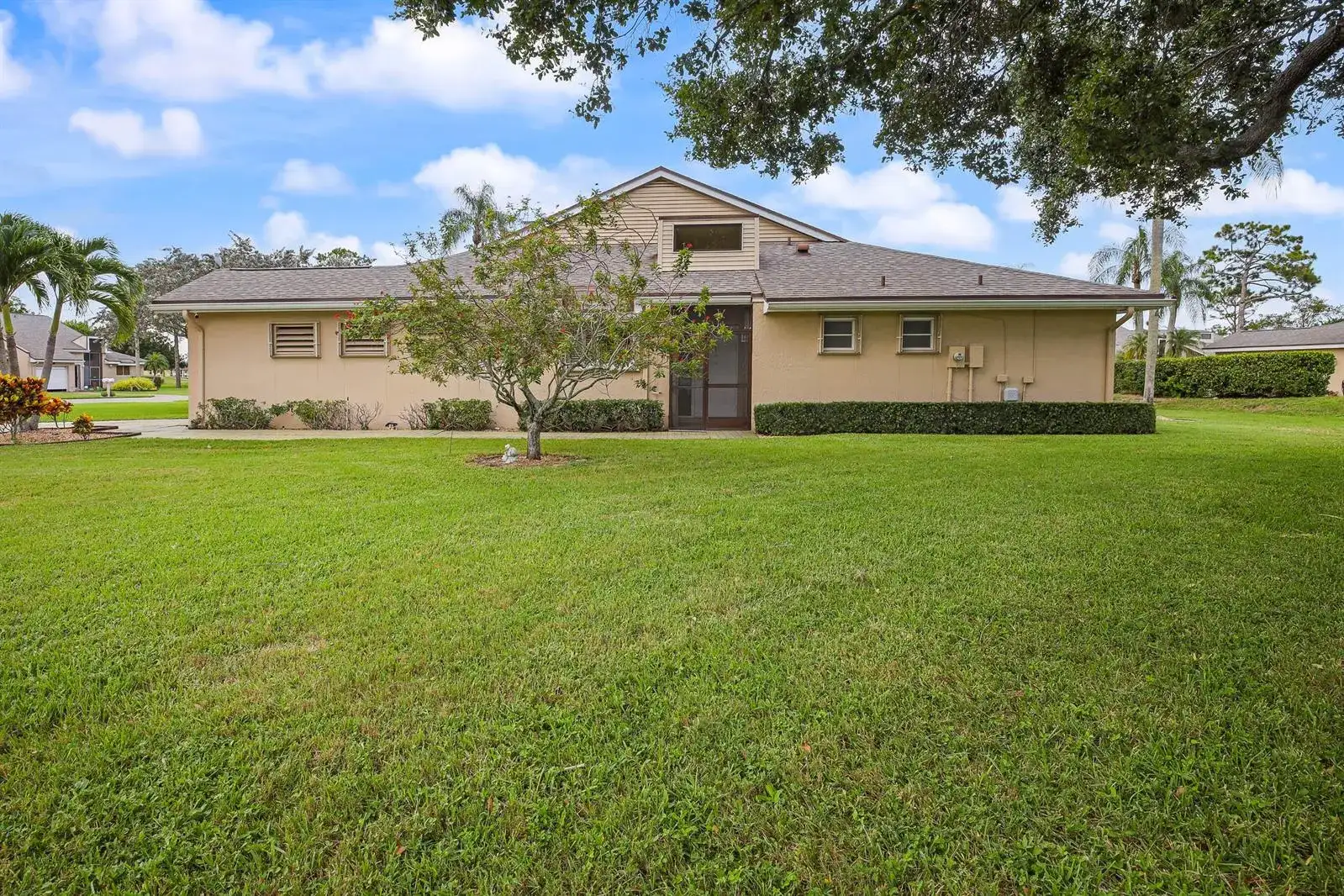6845 FOUNTAINS Circle, Lake Worth FL 33467 photo 3
