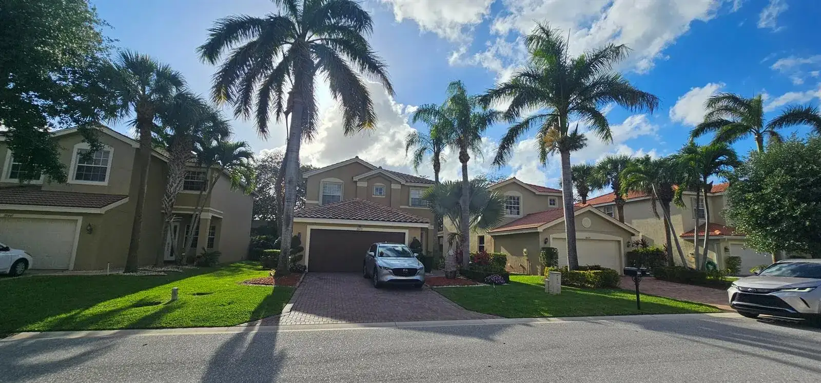 10435 YARROW Drive, Boynton Beach FL 33437 photo 2