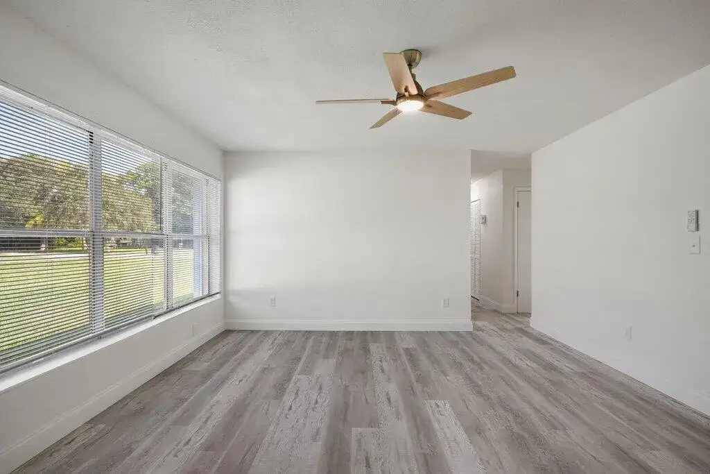 911 SE Dolphin Drive, Stuart FL 34996 photo 4