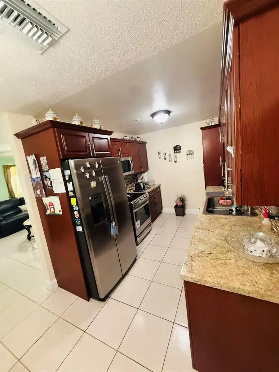 3335 10th Avenue N, Palm Springs FL 33461 photo 5