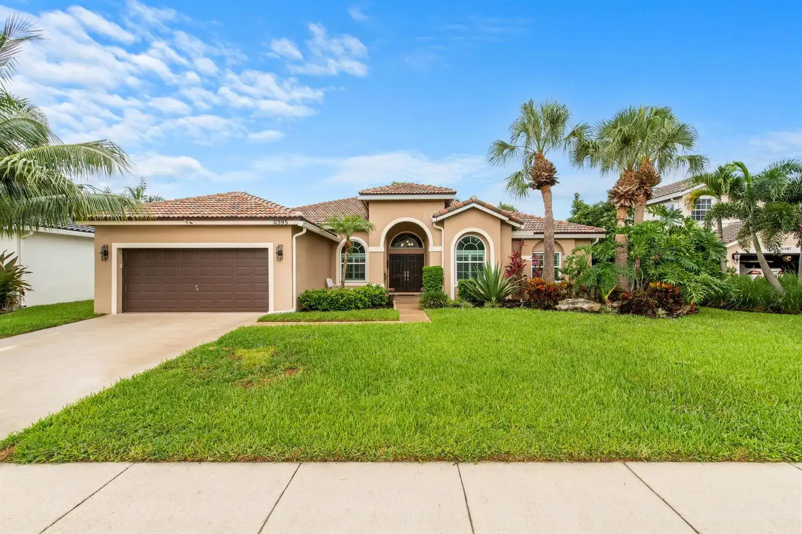 11595 Waterbend Court, Wellington FL 33414 photo 2