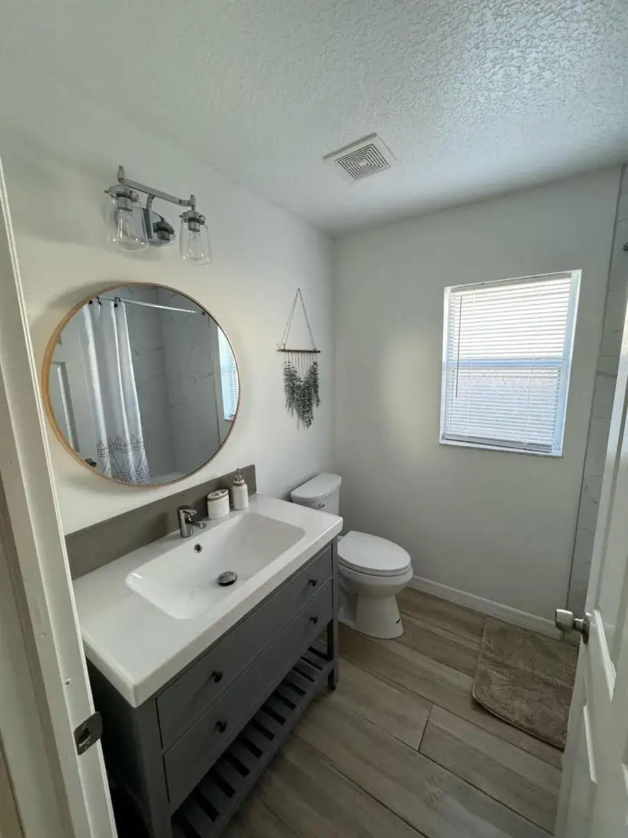 4020 E LOUISIANA Avenue, Tampa FL 33610 photo 5