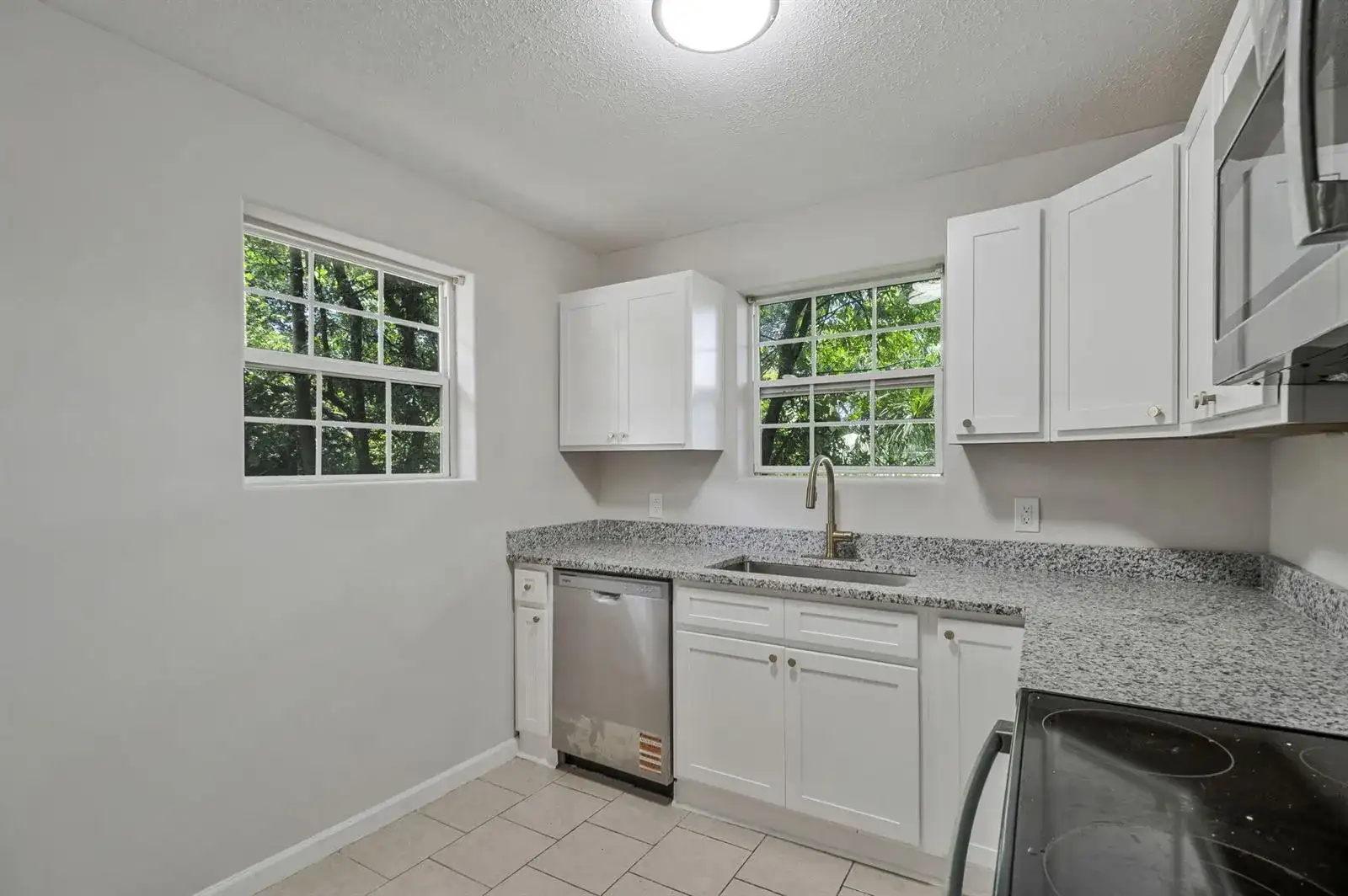 3031 W Jackson Street, FL 32505 photo 3