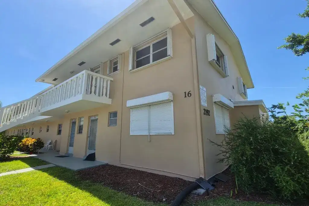 2192 NE 1ST Way # 103, Boynton Beach FL 33435 photo 2