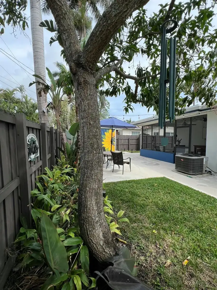 2100 N 14th Terrace, Hollywood FL 33020 photo 3