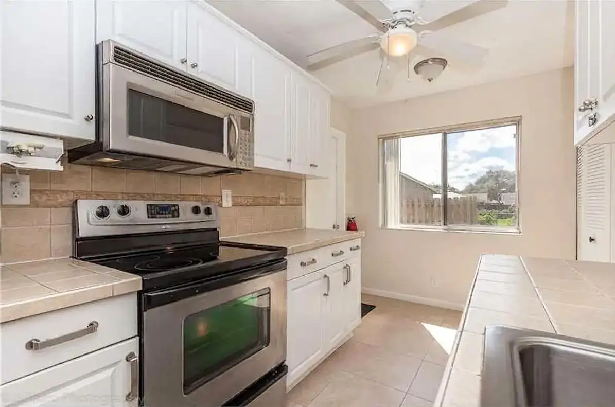 2681 NW 108TH Avenue, Sunrise FL 33322 photo 3