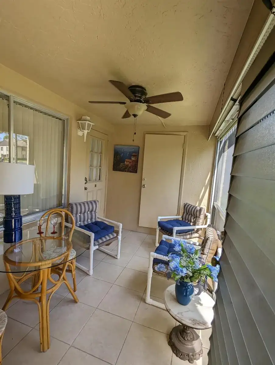 407 PINE GLEN Lane # 1, FL 33463 photo 2