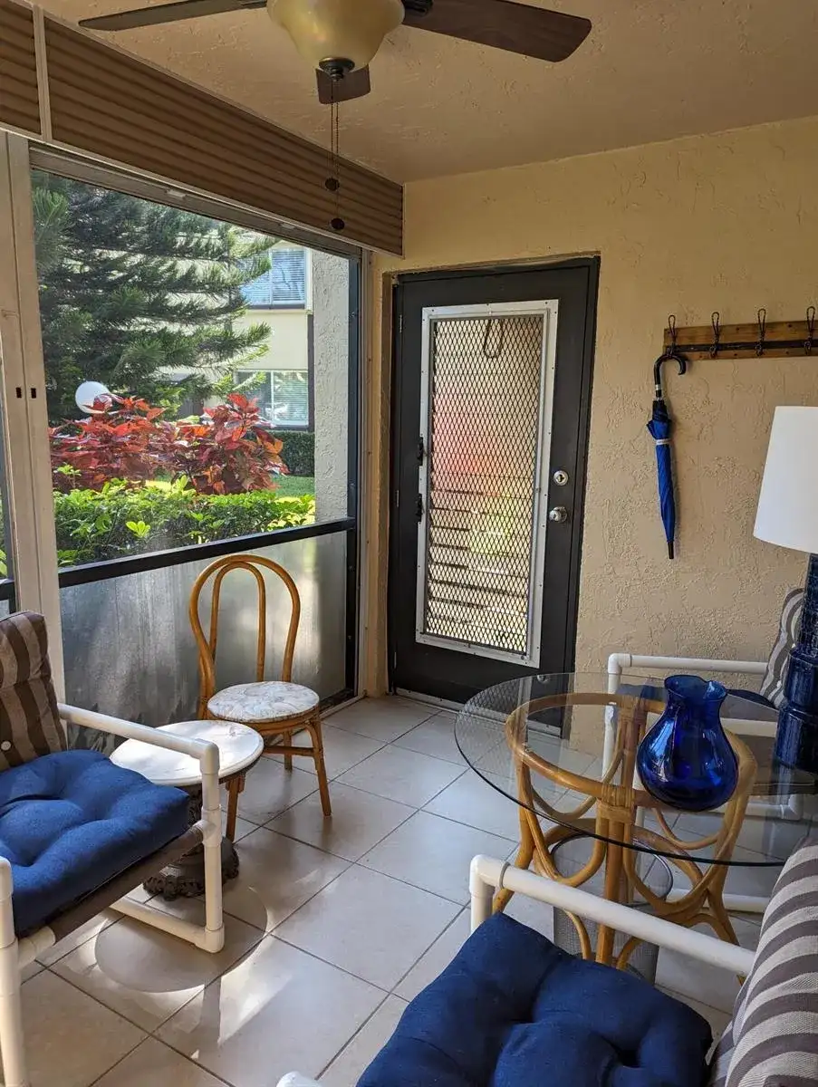 407 PINE GLEN Lane # 1, FL 33463 photo 3