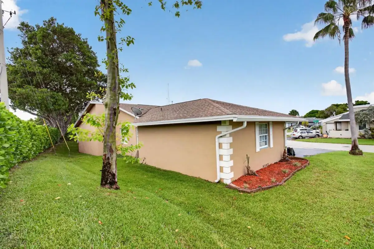 7516 NW 88th Terrace, Tamarac FL 33321 photo 3