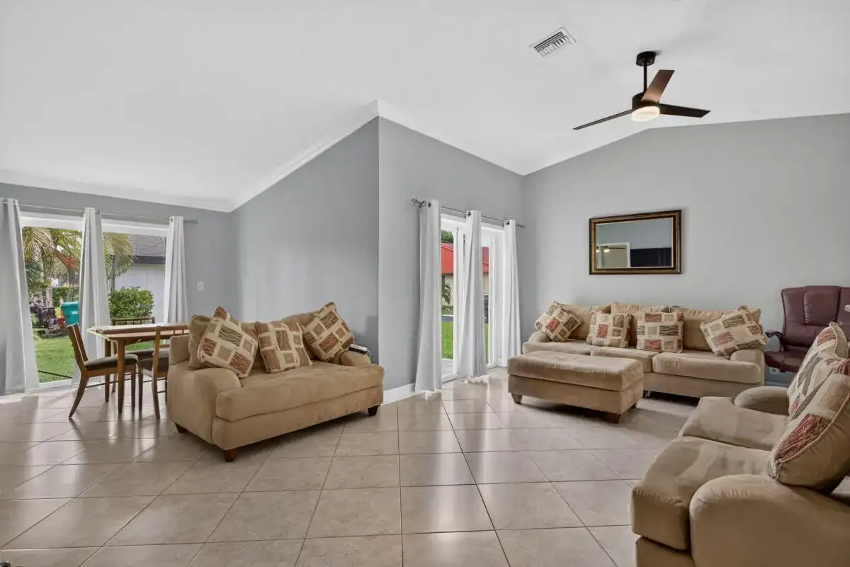 7516 NW 88th Terrace, Tamarac FL 33321 photo 5