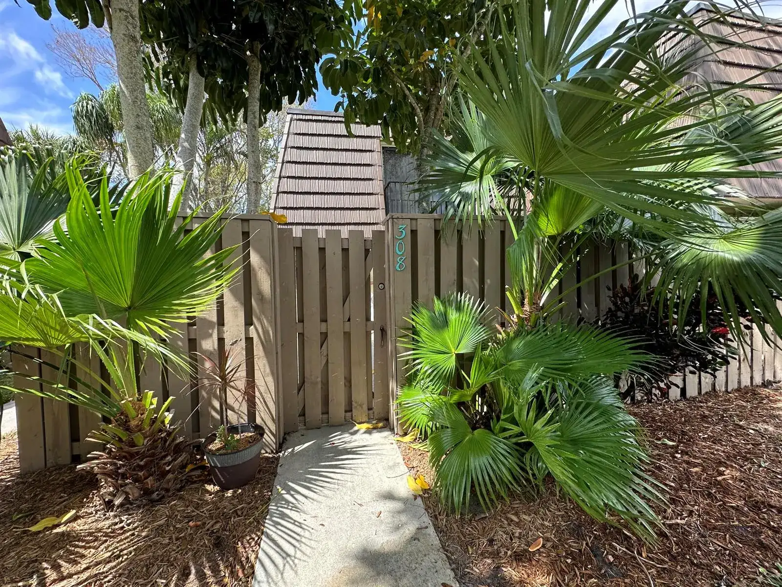 308 3rd Court, Palm Beach Gardens FL 33410 photo 2