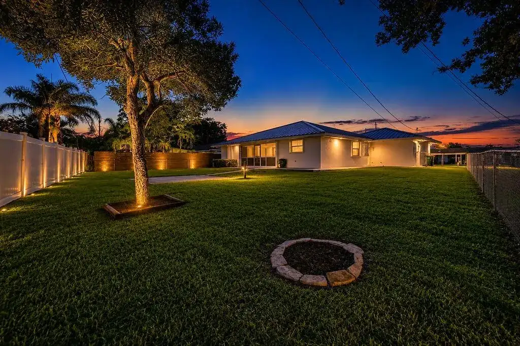 651 SE DEGAN Drive, Port St. Lucie FL 34983 photo 3