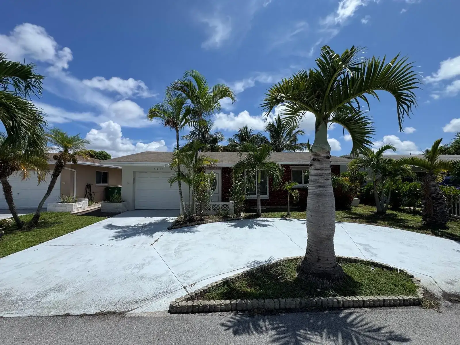 4717 NW 49TH Place, Tamarac FL 33319 photo 2