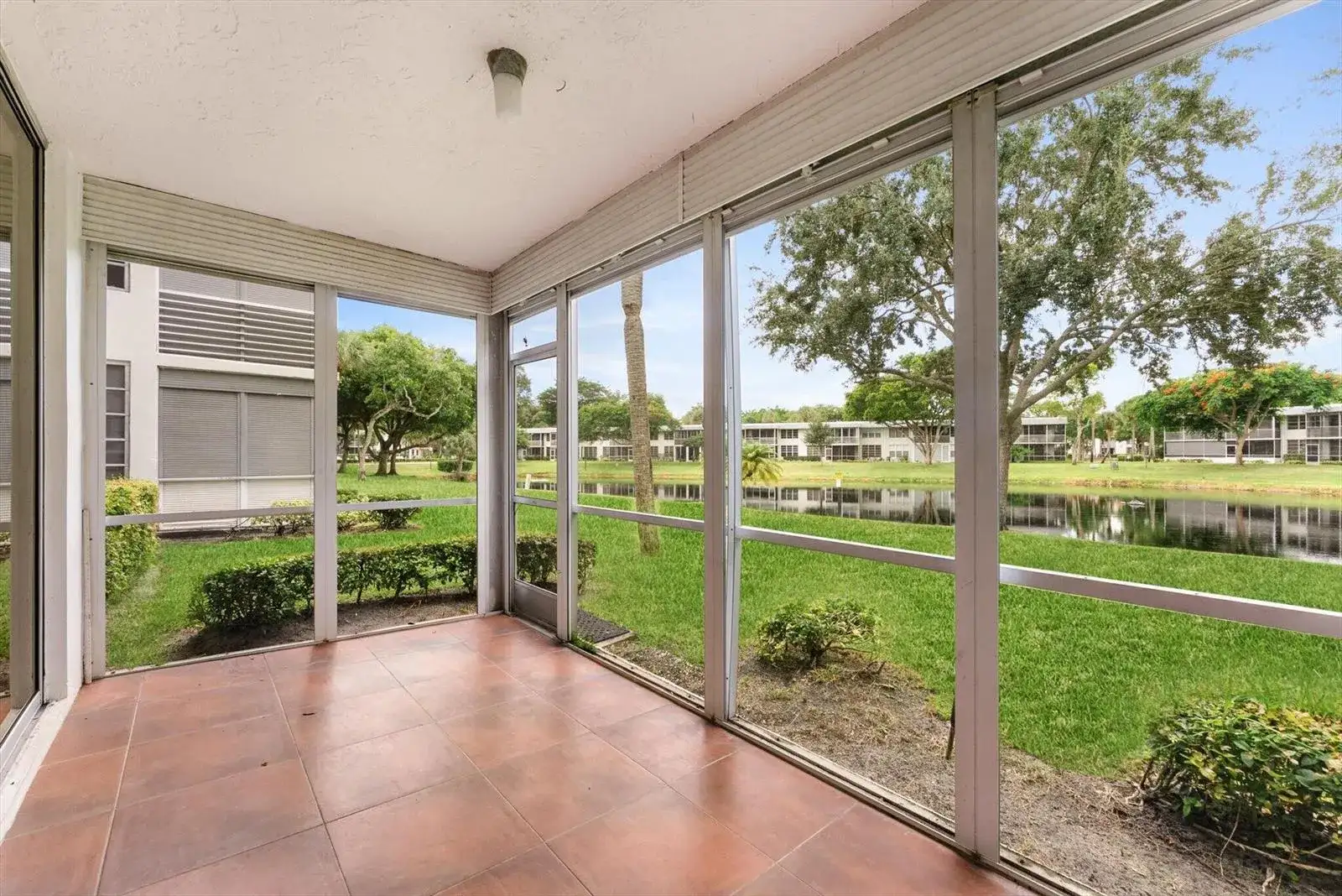 4240 OAKS Terrace # 103, Pompano Beach FL 33069 photo 4