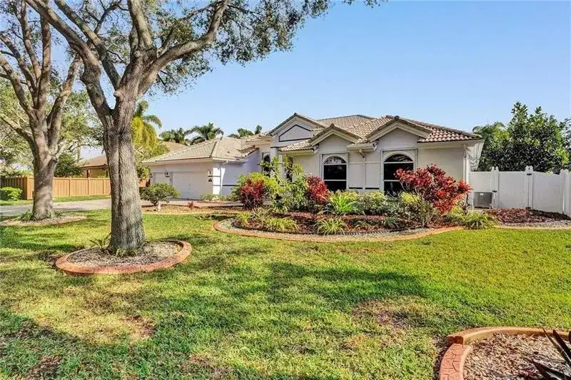 2030 SW 62nd Avenue, Plantation FL 33317 photo 4