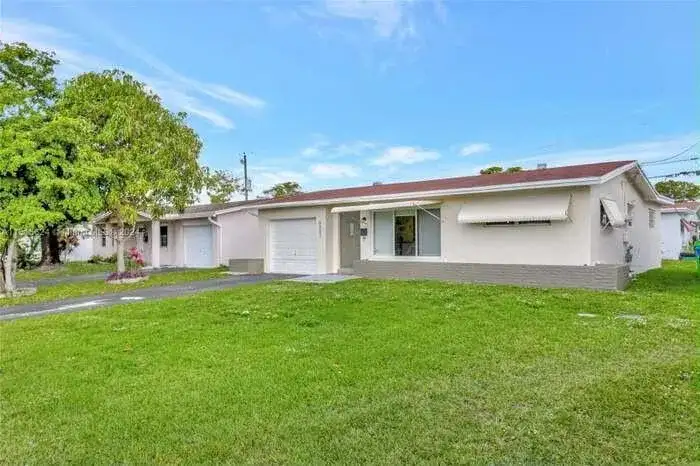 6807 NW 29th Street, Sunrise FL 33313 photo 2