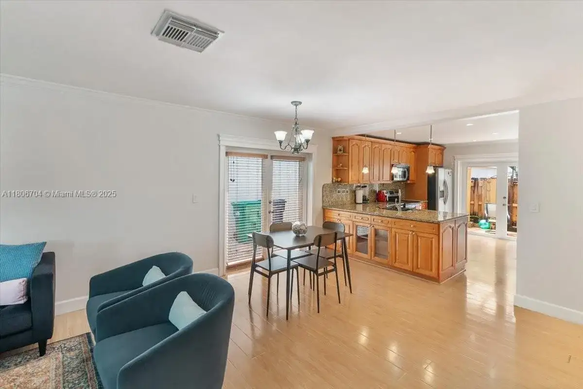 10120 NW 57th Street, Doral FL 33178 photo 4