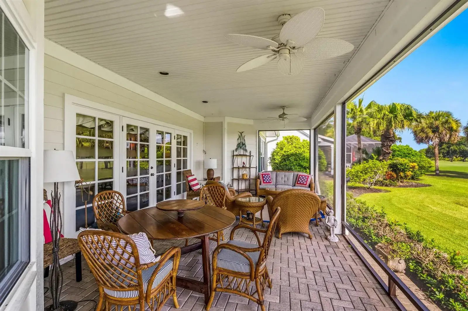 700 SUMMERWOOD Lane SW, Vero Beach FL 32962 photo 2