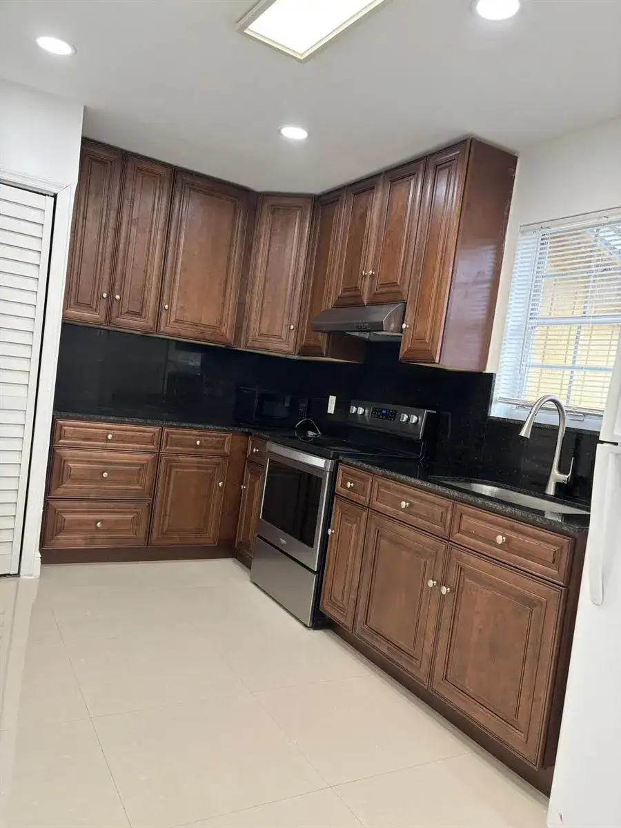 710 Columbus Parkway, Hollywood FL 33021 photo 5