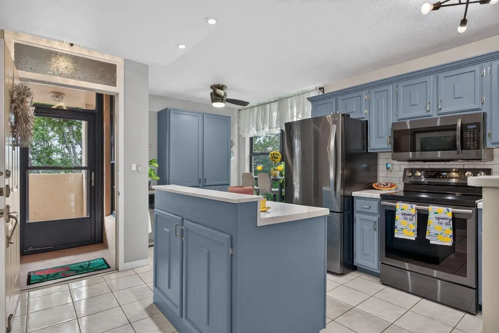6048 Coral Lake Drive, Margate FL 33063 photo 3