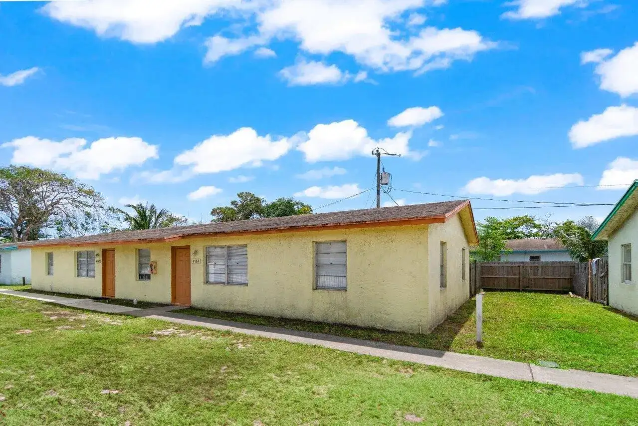 4764 Gulfstream Road, Lake Worth FL 33460 photo 2
