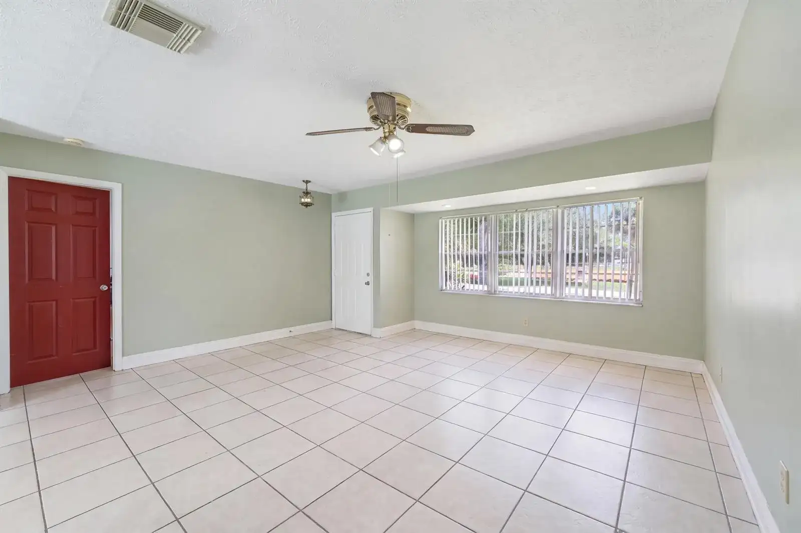 636 SW EYERLY Avenue, Port St. Lucie FL 34983 photo 4