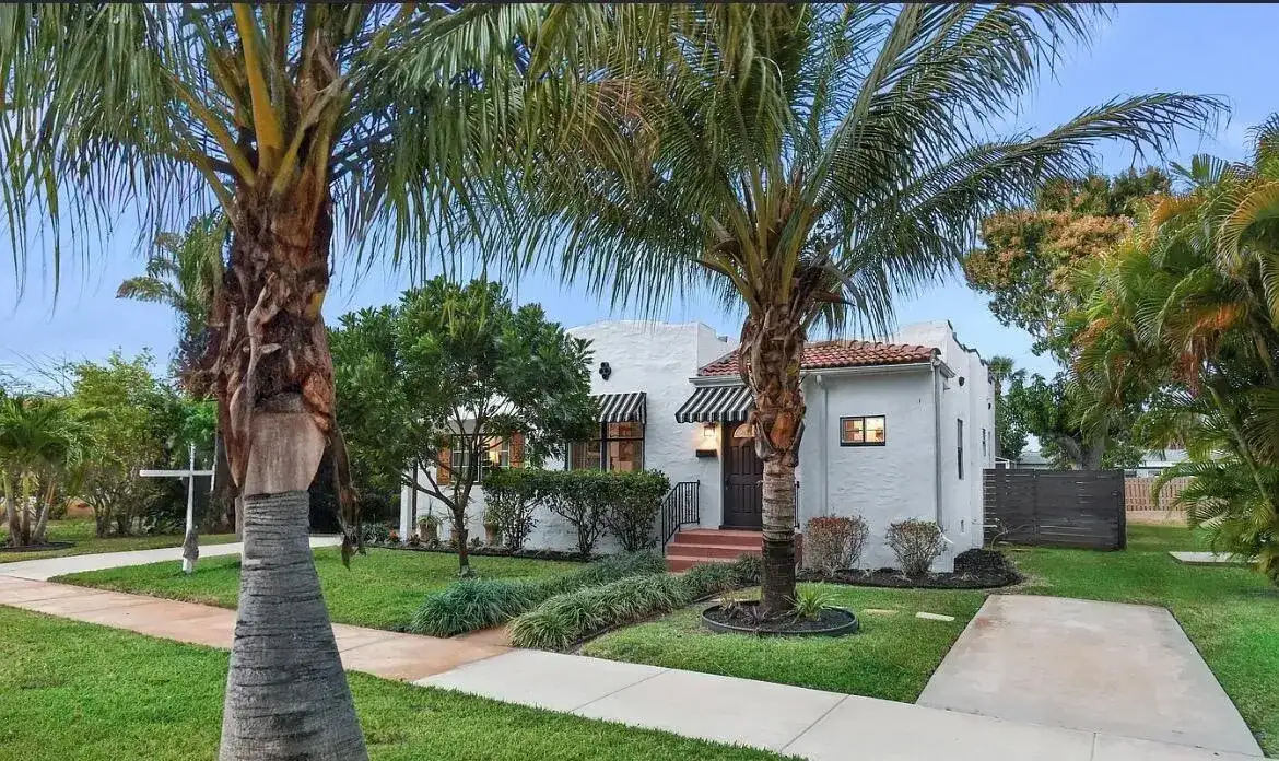 525 Evergreen Drive, West Palm Beach FL 33403 photo 2