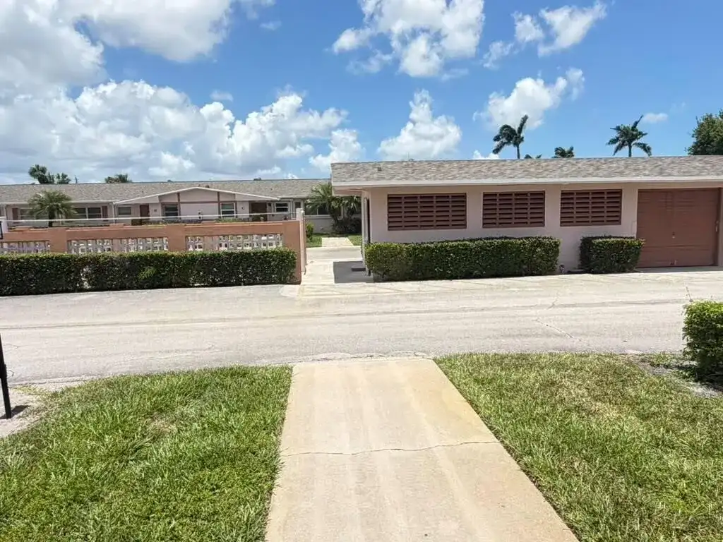2727 DUDLEY Drive W, West Palm Beach FL 33415 photo 4
