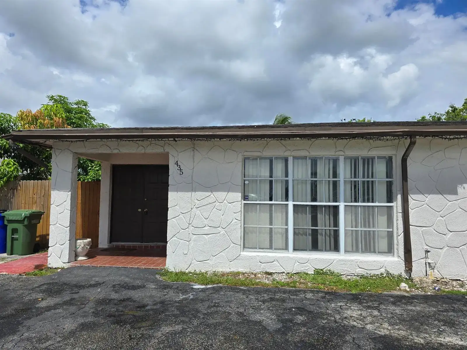 435 SW 61st Terrace, Margate FL 33068 photo 2