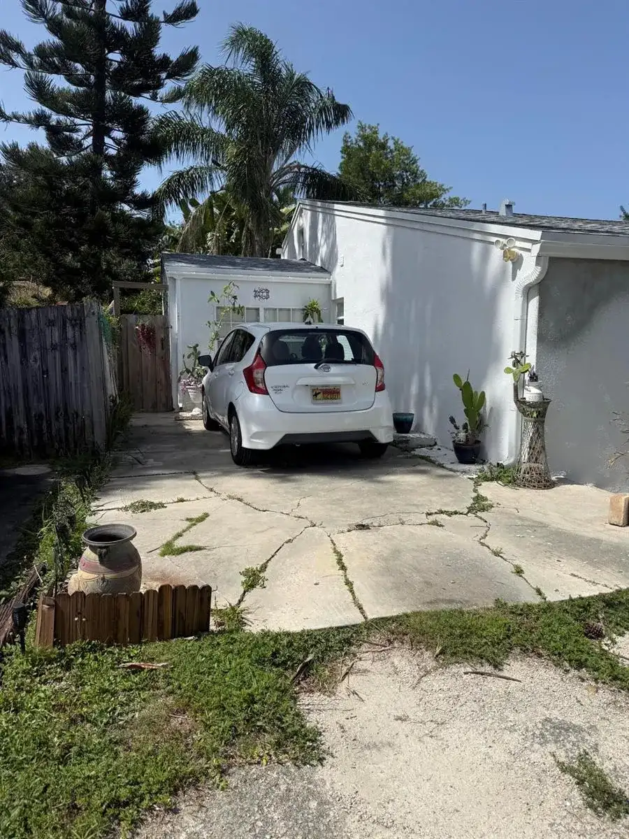 407 W Palm Street, Lantana FL 33462 photo 2