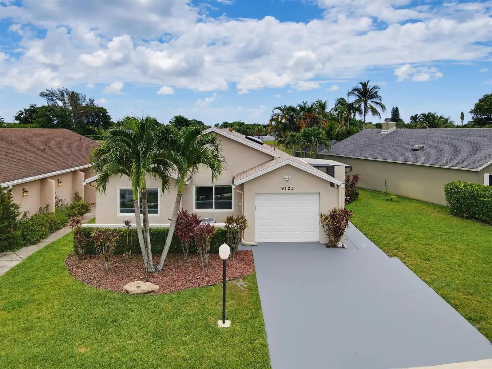 9123 PINE SPRINGS Drive, Boca Raton FL 33428 photo 2