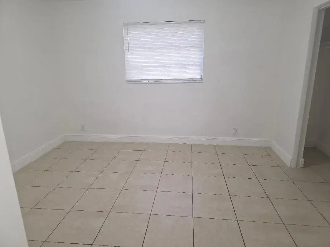 3640 NE 1st Avenue # 2, Oakland Park FL 33334 photo 4