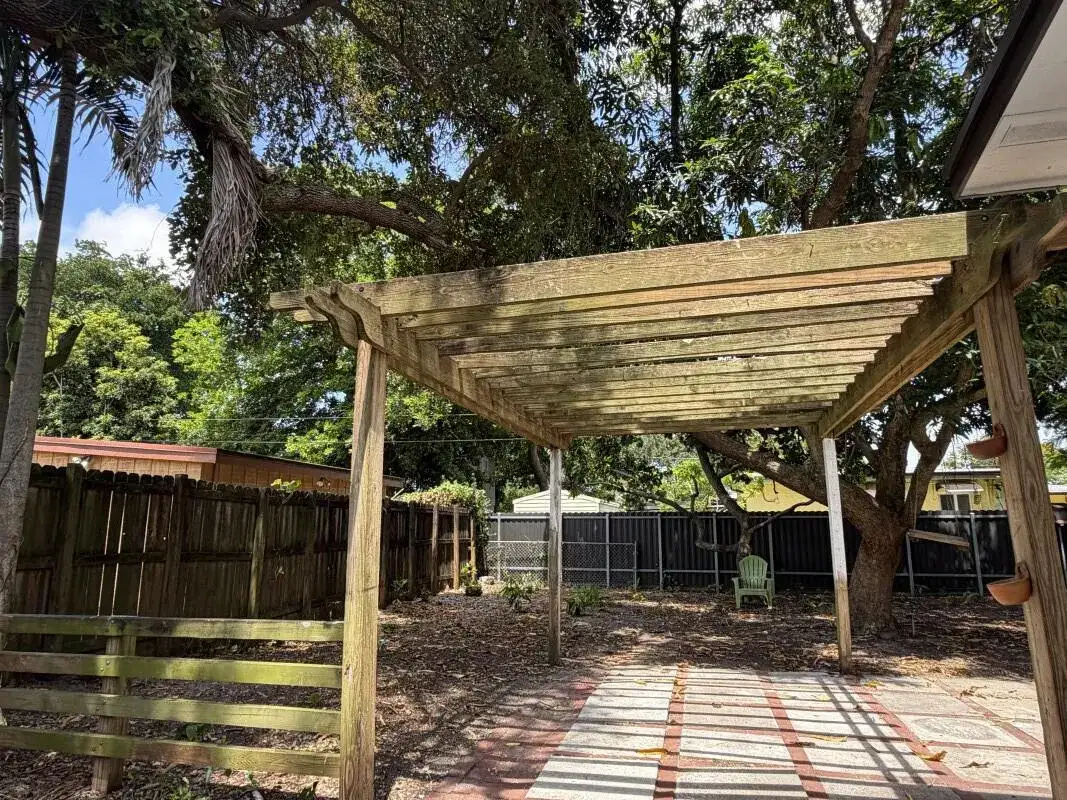 3611 SW 33rd Avenue, West Park FL 33023 photo 3