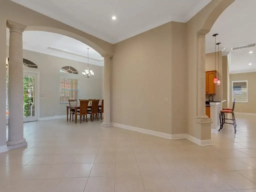 6124 57th Court, Vero Beach FL 32967 photo 2