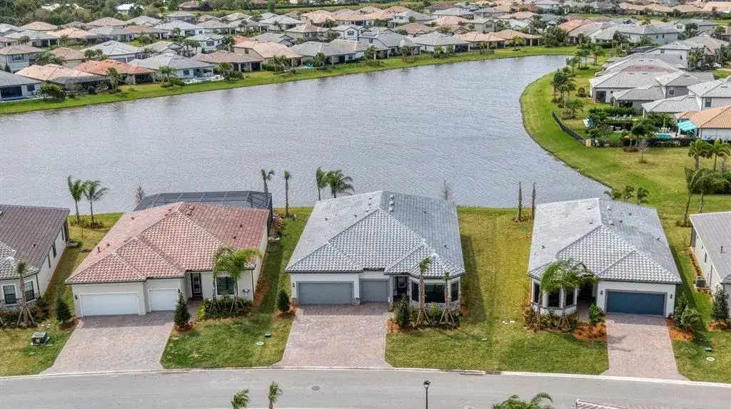 818 SE COURANCES Drive, Port St. Lucie FL 34984 photo 3
