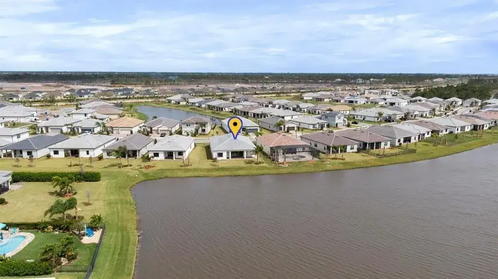 818 SE COURANCES Drive, Port St. Lucie FL 34984 photo 5