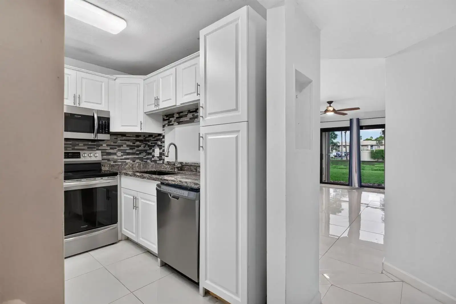 5540 Lakeside Drive # 102, Margate FL 33063 photo 4