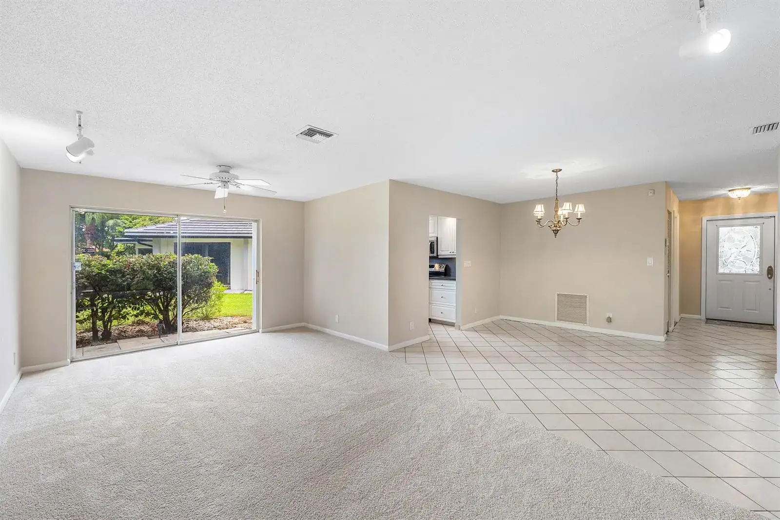 1752 Riverwood Lane, Coral Springs FL 33071 photo 5