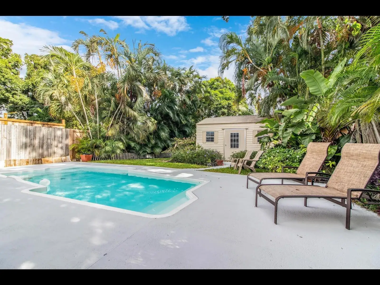 1435 NE 39th Street, Oakland Park FL 33334 photo 3