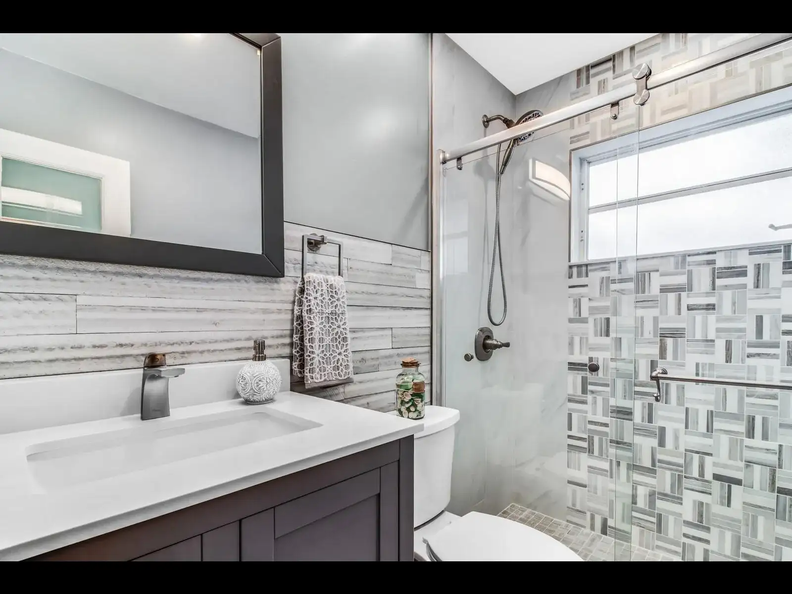1435 NE 39th Street, Oakland Park FL 33334 photo 4