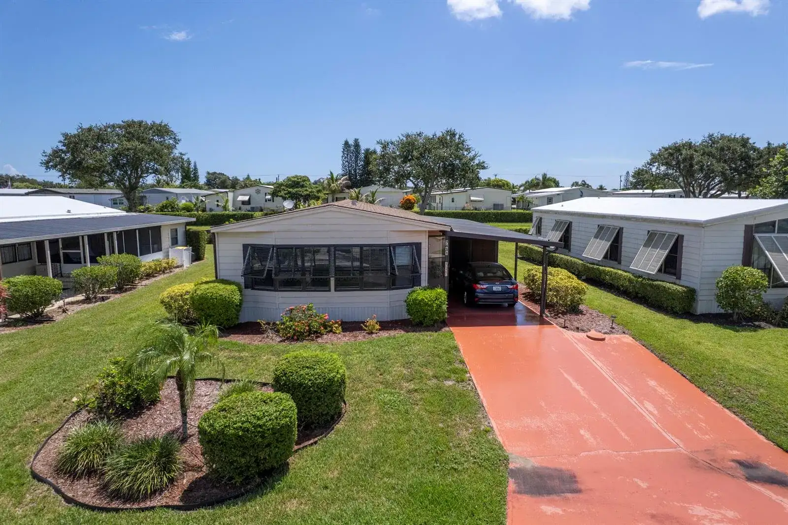 7831 SE Shenandoah Drive, Hobe Sound FL 33455 photo 2