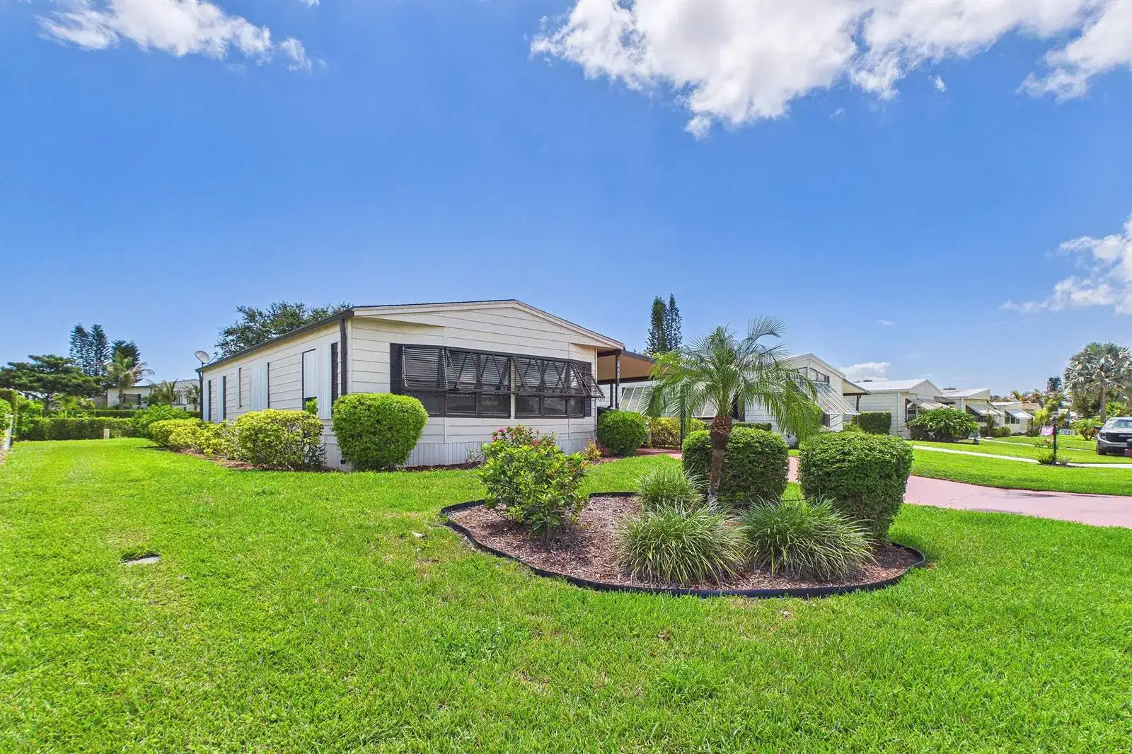 7831 SE Shenandoah Drive, Hobe Sound FL 33455 photo 3