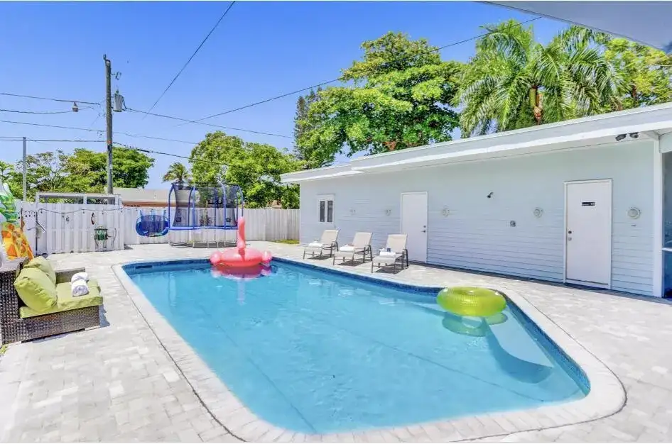 42 SW 12TH Street, Dania Beach FL 33004 photo 2